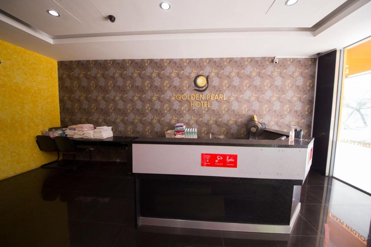 Golden Pearl Hotel Near Universiti Tun Hussein Onn Malaysia Uthm Бату-Пахат Экстерьер фото