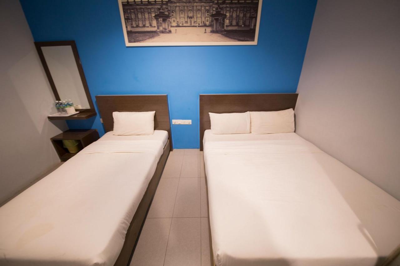 Golden Pearl Hotel Near Universiti Tun Hussein Onn Malaysia Uthm Бату-Пахат Экстерьер фото