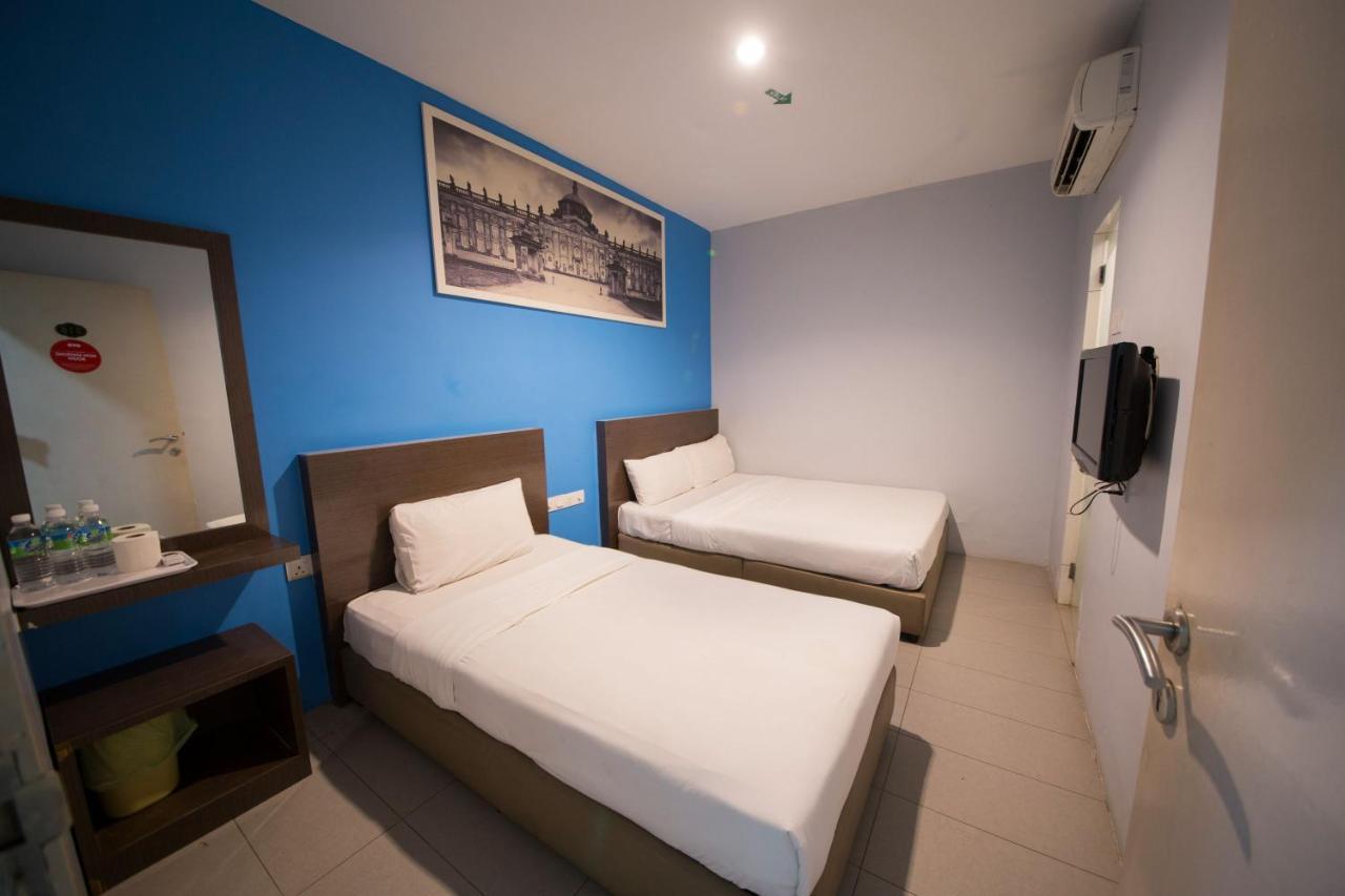 Golden Pearl Hotel Near Universiti Tun Hussein Onn Malaysia Uthm Бату-Пахат Экстерьер фото